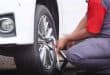 Instruction to replace spare tire of 7-seater Toyota 6 car
