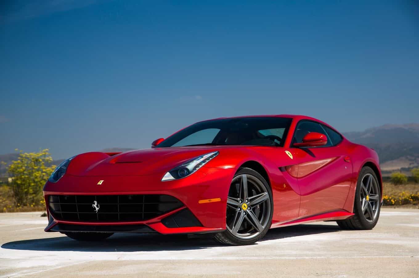 Đánh giá xe Ferrari F12 berlinetta với doanh nhân Quốc Cường 7