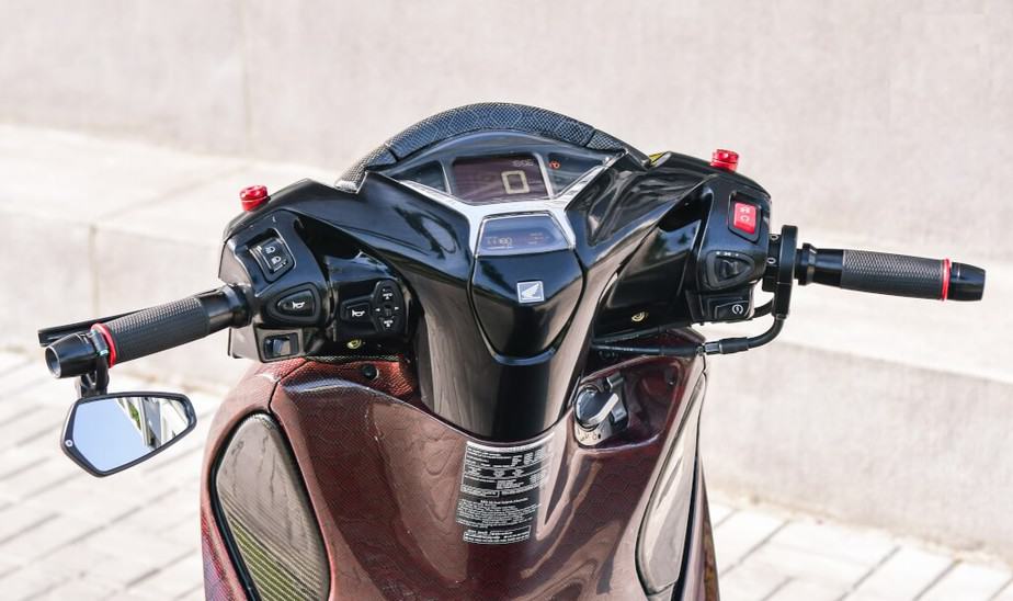Độ Honda SH 150i Hết Hơn 500 Triệu - Phuộc Ducati V4S Dàn Vỏ Full Carbon 12