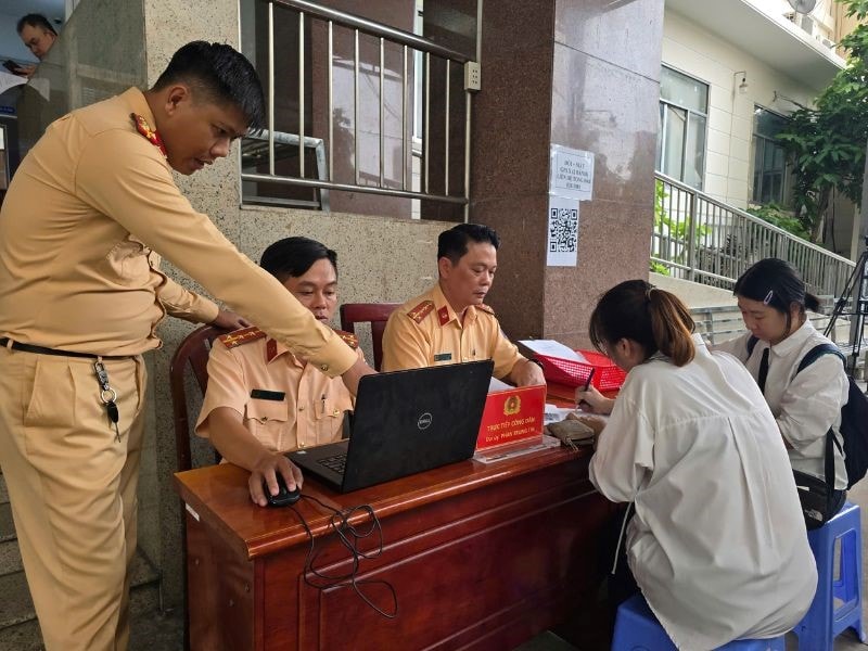 Top 5 Văn Phòng Cấp Lại, Đổi Mới Bằng Lái Uy Tín HCM 15 Điểm Số 3 – Phòng CSGT: 08 Nguyễn Ảnh Thủ, Phường Trung Mỹ Tây, Quận 12