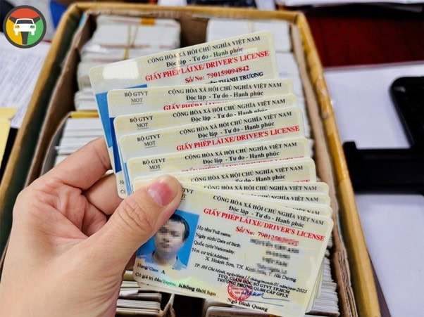 Danh mục các loại bằng lái xe (xe máy, ô tô) tại Việt Nam 9 Các loại bằng lái xe máy hiện nay được phân chia như thế nào?