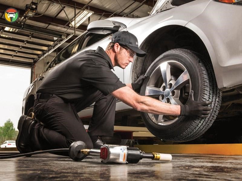 Kiểm tra tình trạng xe ô tô trước khi di chuyển vào ban đêm