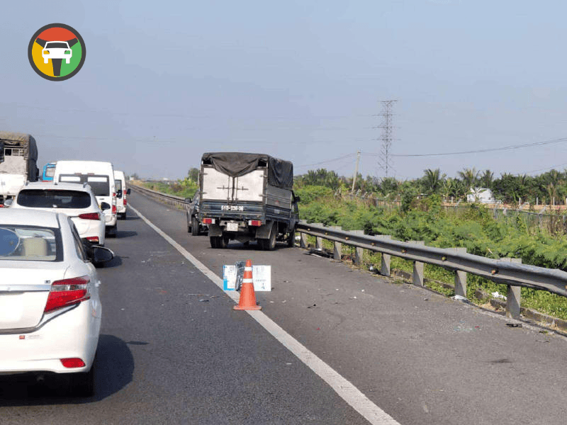 Kinh Nghiệm Lái Xe Ô Tô Trên Cao Tốc An Toàn Cho Tài 15 Cần lưu ý gì khi lái xe trên đường cao tốc?