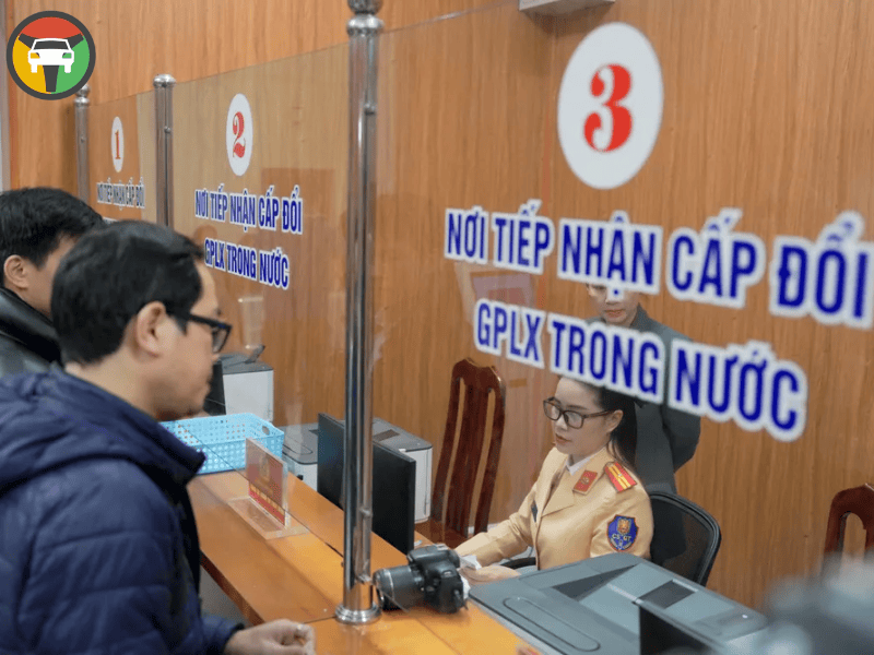 Quy trình và địa điểm nộp hồ sơ cấp lại bằng lái xe hạng D (E cũ) tại TP.HCM