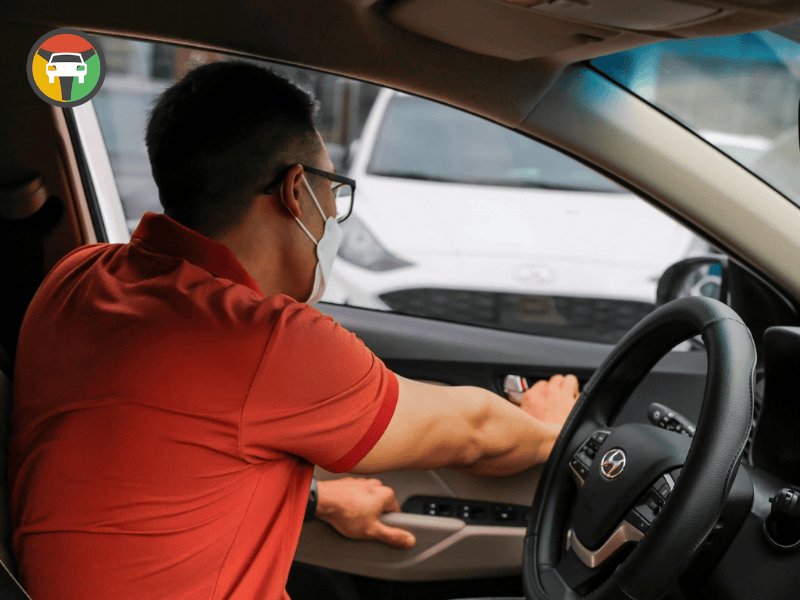 15 Lỗi Ô Tô Có Mức Phạt Cao Nhất Ở Việt Nam 7 mở cửa xe gây tai nạn bị phạt như thế nào?