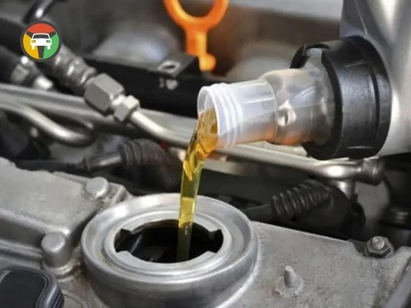 Top 10 Sai Lầm Tài Xế Mới Thường Gặp Khi Sử Dụng Xe Ô Tô 8 Thay dầu nhớt trước kỳ hạn không mang lại lợi ích kỹ thuật, chỉ làm tăng chi phí vận hành không cần thiết