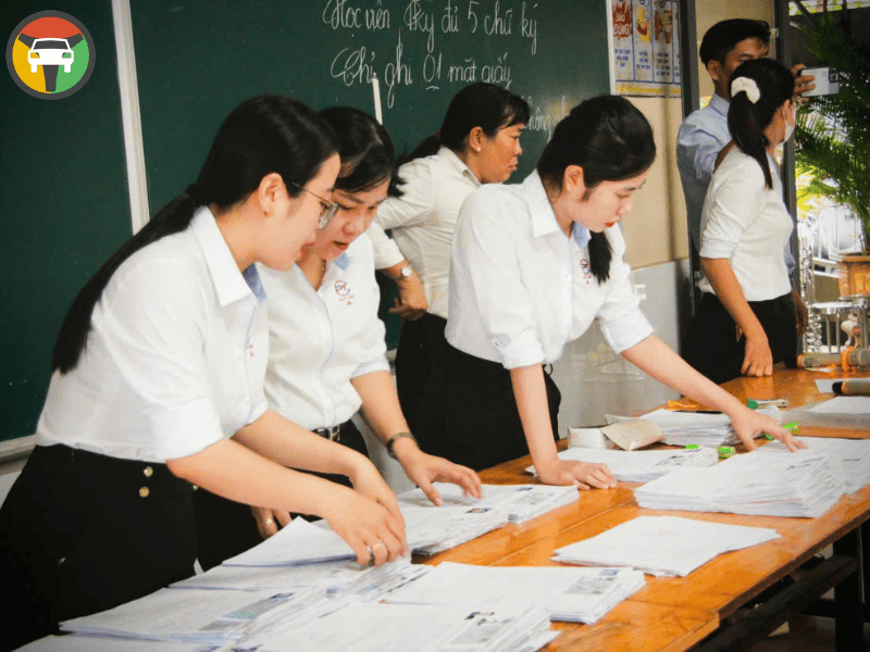 Nâng hạng giấy phép lái xe ô tô bằng B lên CE ở đâu uy tín?