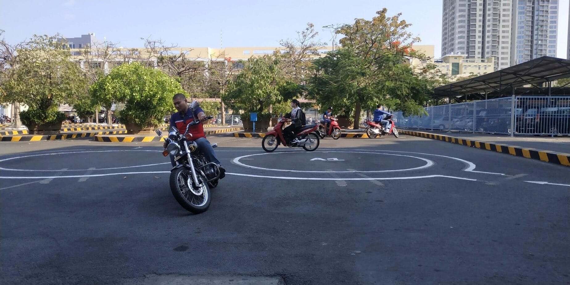 Thi bằng lái A2 bao nhiêu tiền? Cập nhật chi phí mới nhất 9 Quy trình thi bằng lái A2 mới nhất năm 2025