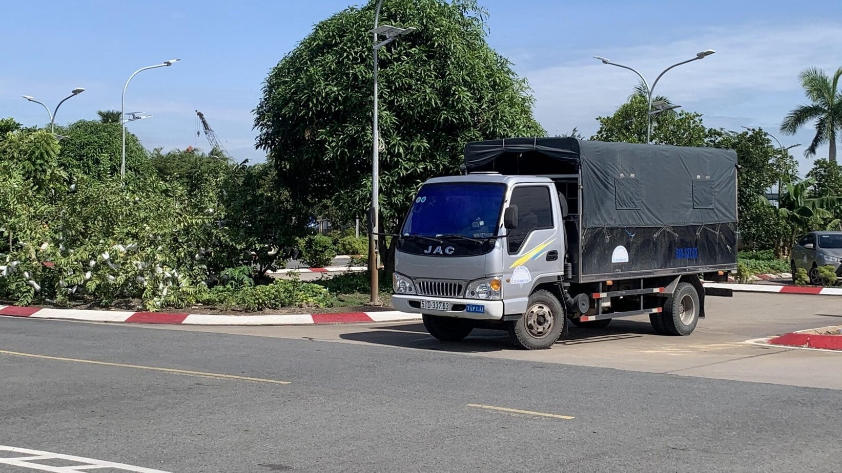 Tìm Hiểu Bằng B và C1 khác nhau như thế nào? So sánh chi tiết 2025 6 Học bằng lái B, C1 ở đâu uy tín tại TP. HCM?