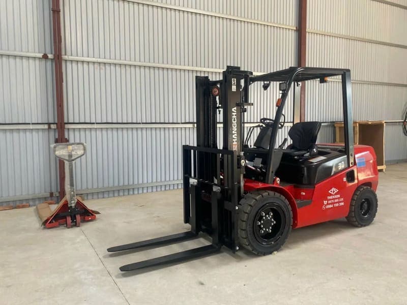 Học Cách Lái Xe Nâng Số Sàn Dễ Dàng Cùng Chuyên Gia 7 Tìm hiểu về xe nâng số sàn