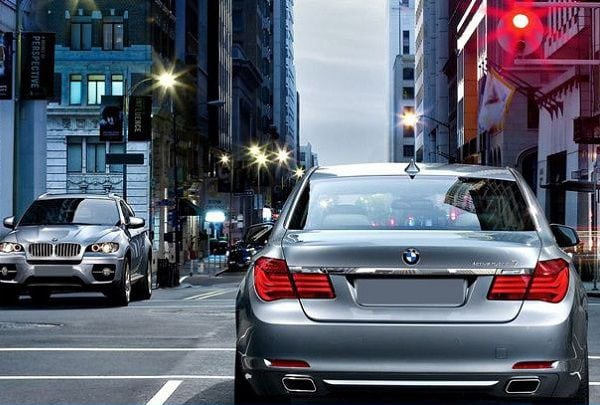 Bật Mí Cách Lái Xe Số Sàn Khi Dừng Đèn Đỏ An Toàn 8 Lưu ý cần biết khi lái xe số sàn dừng đèn đỏ