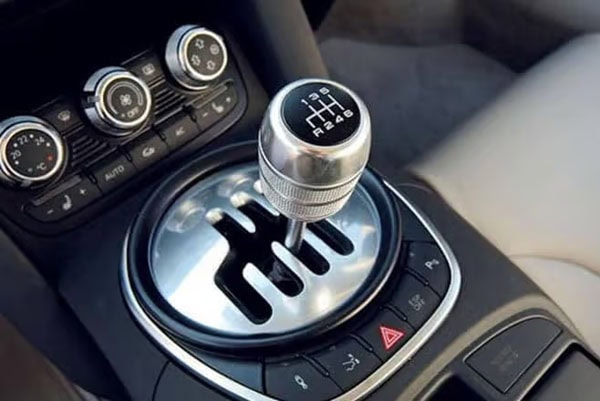 Cách lái xe số sàn không bị chết máy – Hướng dẫn chi tiết cho người mới 8 Cách chạy khi xe đang dừng hẳn