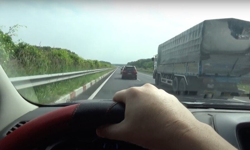 Quy Tắc 1 2 1 Lái Xe Là Gì? Vai Trò Và Cách Thực Hiện Quy Tắc 12 Những câu hỏi liên quan đến quy tắc 1 2 1 khi lái xe