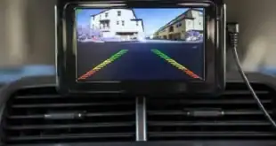 Vì sao cần học cách lùi xe bằng camera