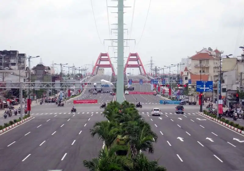 Mức xử phạt khi lùi xe trên đường đôi sai quy định