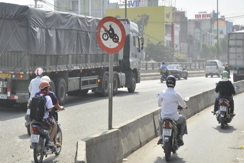 Kinh nghiệm tránh đi sai làn đường