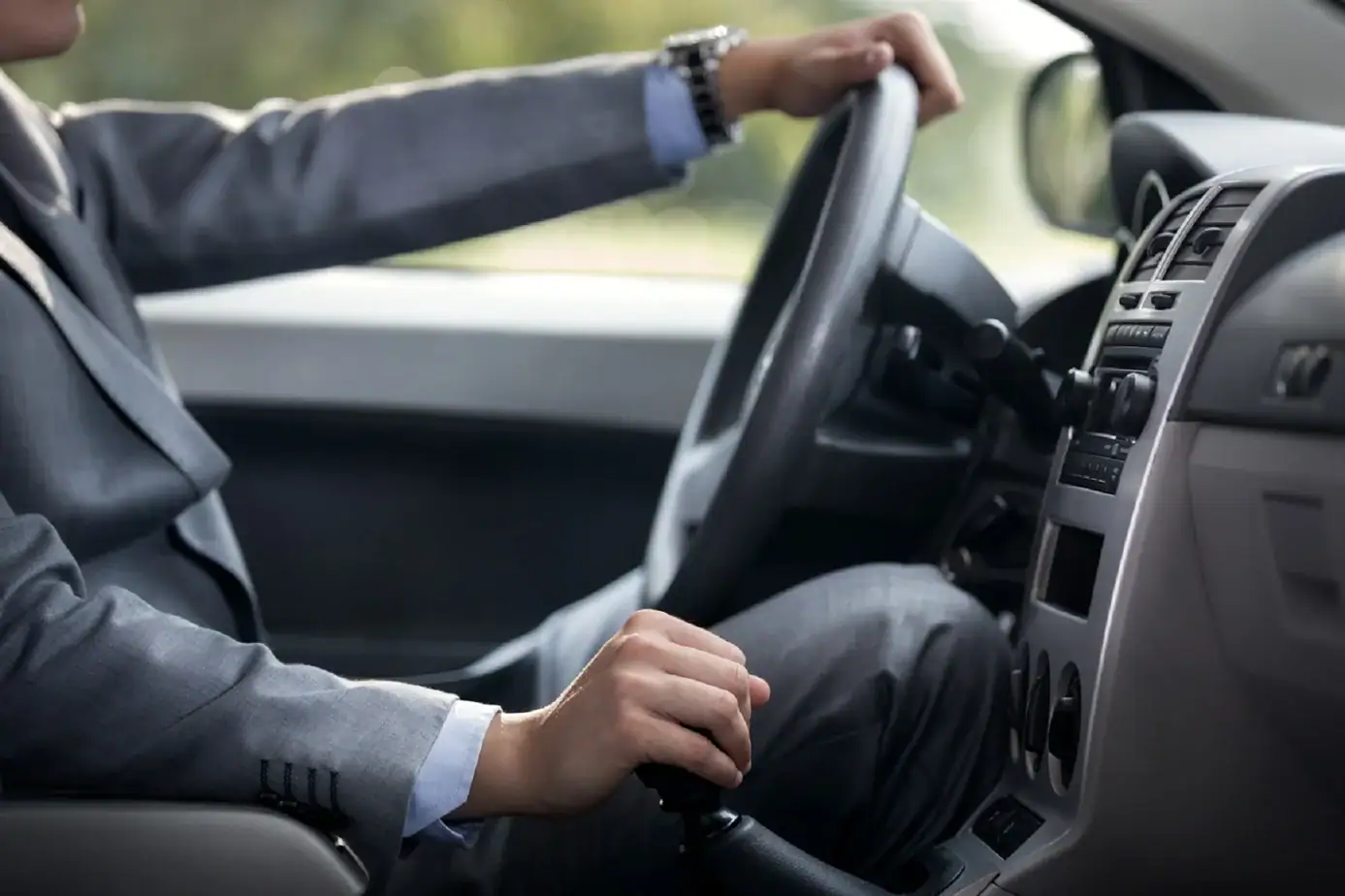 Học lái xe số sàn ở đâu uy tín tại TPHCM?