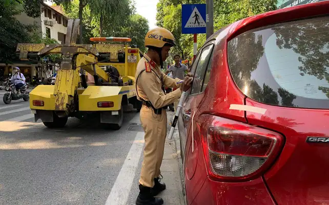 Mức phạt lỗi vào vị trí dừng xe không có tín hiệu