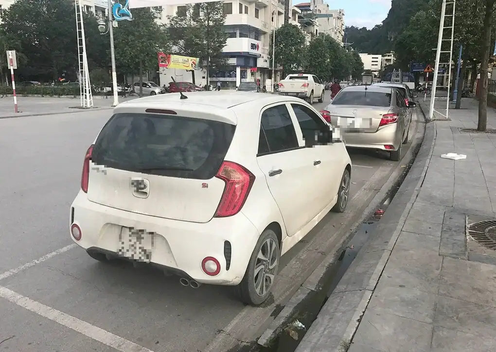 Cách tránh bị phạt khi dừng, đỗ xe