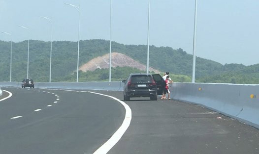 Lỗi này khác gì với lỗi không bật tín hiệu khi chuyển hướng?