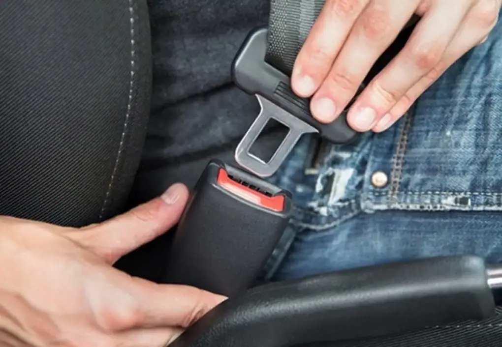 Mức phạt lỗi lái xe ô tô không thắt dây an toàn