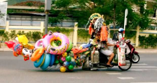 Cách phòng tránh lỗi xe máy chở cồng kềnh hiệu quả