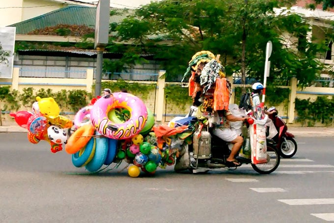 Cách phòng tránh lỗi xe máy chở cồng kềnh hiệu quả