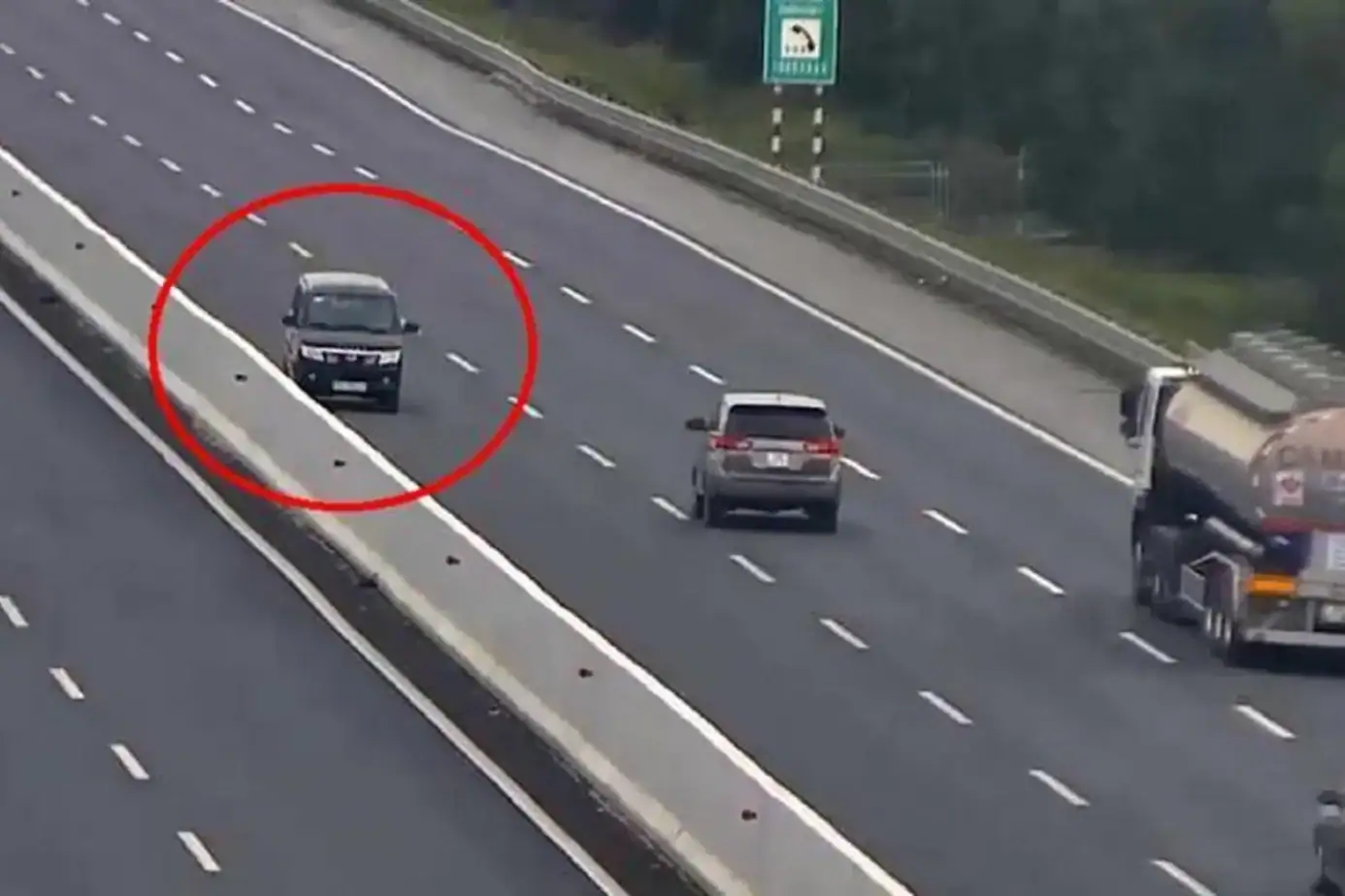 Các trường hợp xe ô tô đi ngược chiều thường gặp