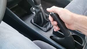 Cách Khởi Động Xe Số Sàn - Hướng Dẫn Chi Tiết Cho Người Mới 4 Điều kiện chuẩn bị trước khi khởi động xe số sàn