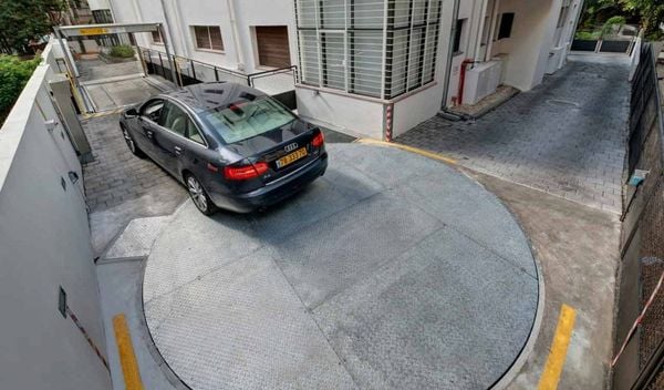 Cách Lùi Xe Vào Cổng Nhà An Toàn - Hướng Dẫn Cho Người Mới 4 Lưu ý trước khi lùi xe vào cổng nhà