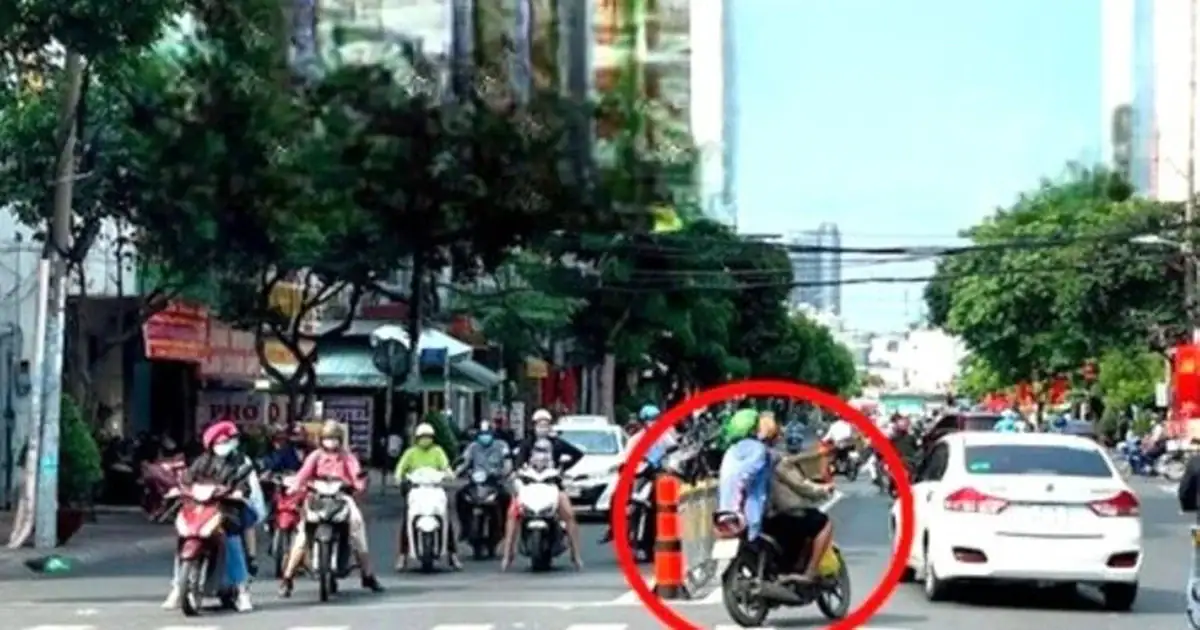 Quay Đầu Xe Máy Đúng Luật: Vị Trí Được Phép, Bị Cấm & Mức Phạt Mới 5 Vị trí cấm quay đầu xe máy