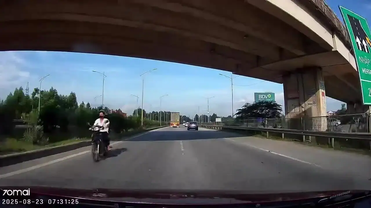 Xe Máy Đi Ngược Chiều Cao Tốc: Lỗi Nặng, Phạt Cao 6 Mức phạt xe máy đi ngược chiều cao tốc