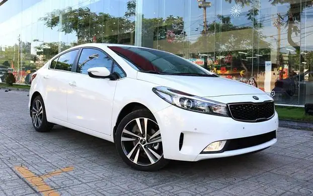 Xe Ô Tô Leo Lề Phạt Bao Nhiêu? Mức Phạt & Quy Định 5 Hình phạt bổ sung khi vi phạm lỗi leo lề