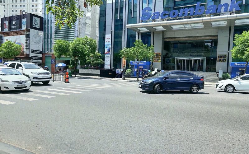 Giải Đáp: Có Được Quay Đầu Xe Ở Ngã Tư Không? Quy Định Mức Phạt 8 Mức phạt khi quay đầu xe ở ngã tư sai quy định