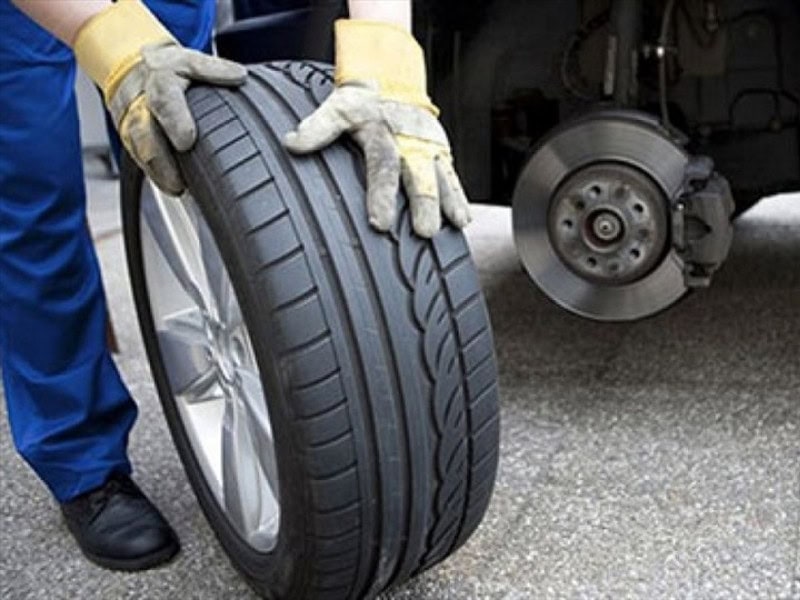 Hướng Dẫn Thay Lốp Dự Phòng Xe 7 Chỗ Toyota Đơn Giản 10 Hướng Dẫn Thay Lốp Dự Phòng Xe 7 Chỗ Toyota Đơn Giản 8