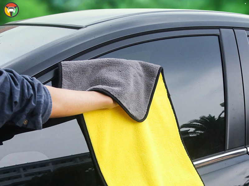 Chăm Sóc Xe Ô Tô Đúng Cách: Quy Trình Rửa, Wax, Nội Thất Chuẩn 10