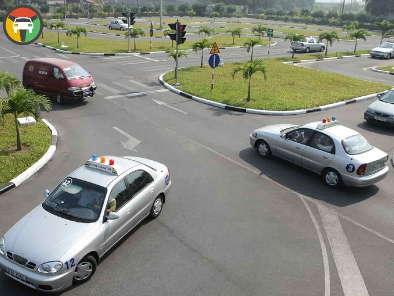 Chi Phí Học Lái Xe Ô Tô Bao Nhiêu Tiền? 8 Trường Đào Tạo & Sát Hạch Lái Xe Đồng Tâm kuoon công khai minh bạch, rõ ràng học phí thi bằng ô tô
