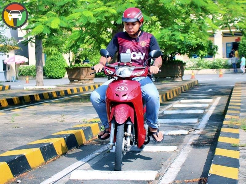 Đề Thi Bằng Lái Xe Máy Hạng A, A1 Mới Nhất Hiện Nay 12 Bài sát hạch số 4 – Đi qua đường gồ ghề