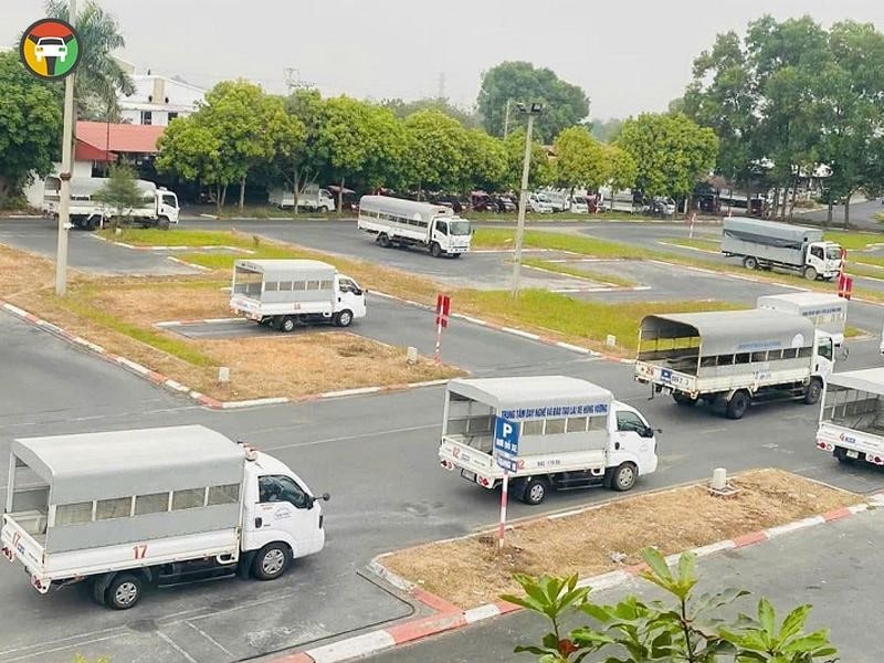 Mẹo Thi Bằng Lái C1 Bao Đậu: Từ Lý Thuyết Đến Thực Hành 9 Thi bằng lái xe C1 (ảnh minh họa)