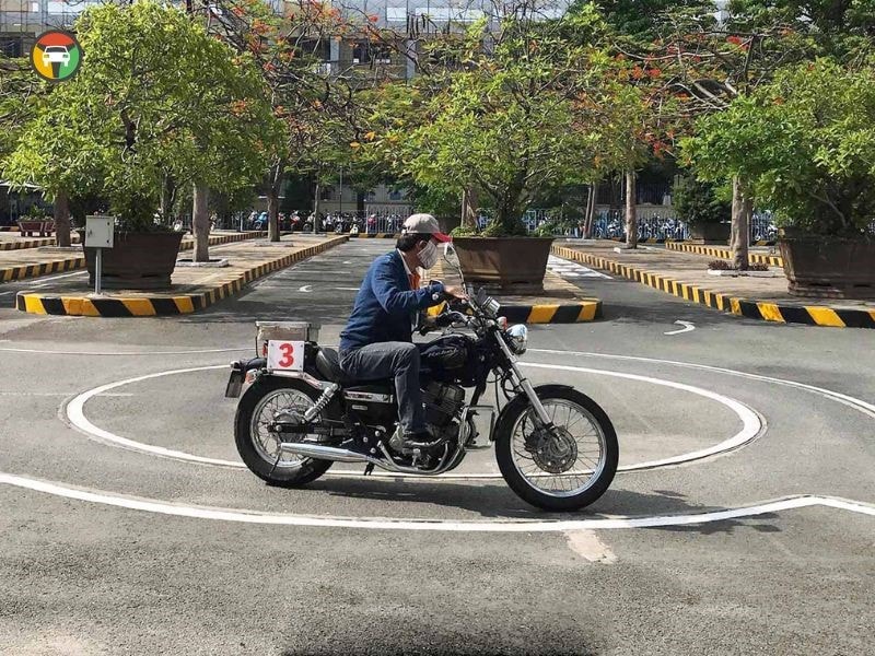 Học Lái Xe Phân Khối Lớn Có Khó Không? Kinh Nghiệm Học Bằng Lái A (A2 Cũ) 7 Học viên thi bằng lái xe phân khối lớn (ảnh minh họa)