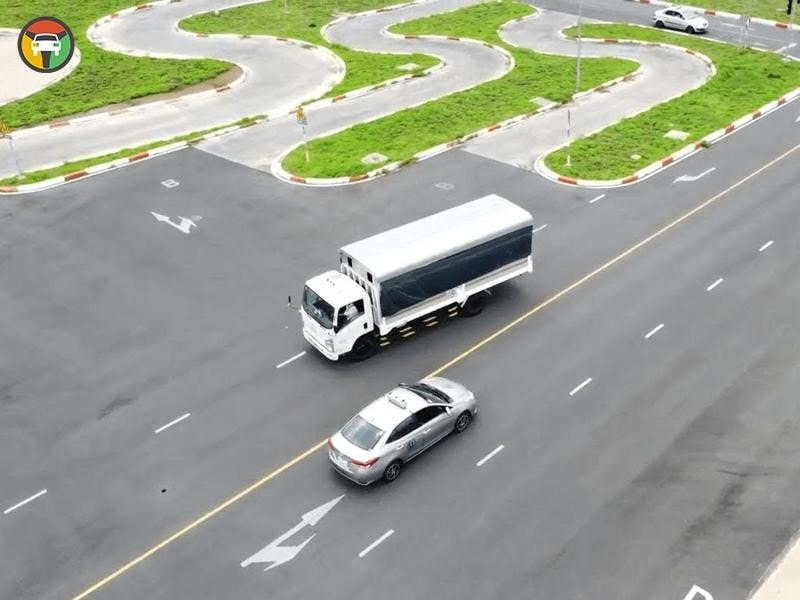 Mẹo Thi Bằng Lái C1 Bao Đậu: Từ Lý Thuyết Đến Thực Hành 13 Kinh nghiệm lái xe an toàn và đúng kỹ thuật khi thi bằng lái C1