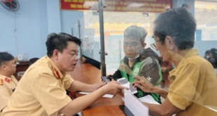 Làm thủ tục cấp đổi bằng lái xe