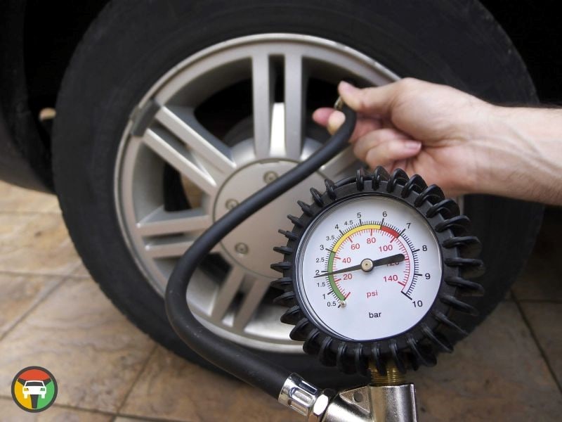 Cảm biến áp suất lốp ô tô